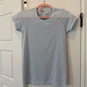 Lululemon Swiftly Tech Hip Length, Starch Blue, Size 6 EUC.